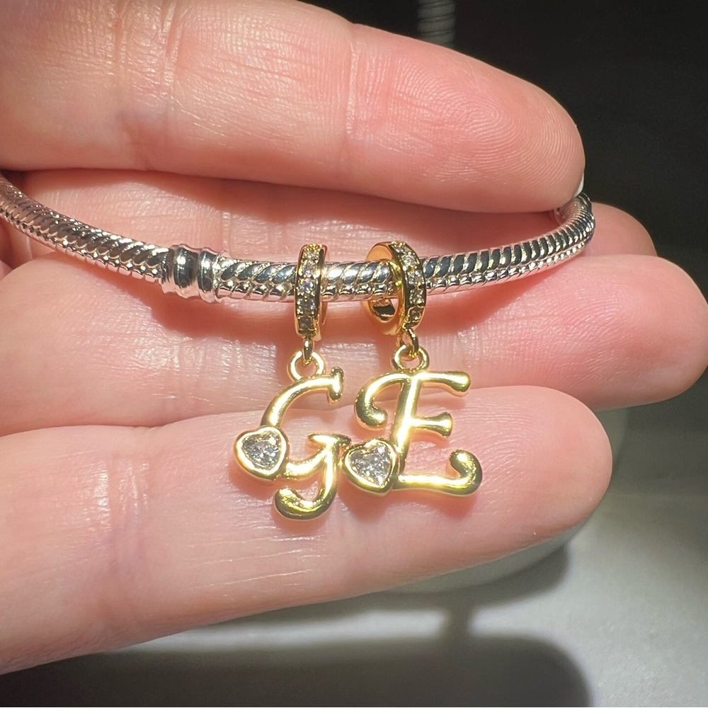 Letter E Charm (One Charm) - Picture 4 of 12
